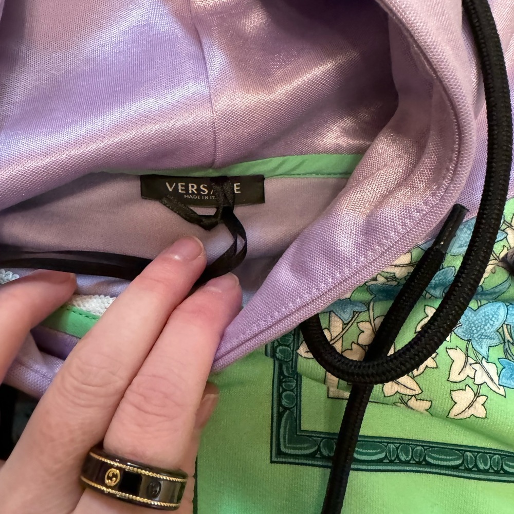 Authentic New With Tags Versace Barocco Mosaic print Hoodie - Picture 4 of 9